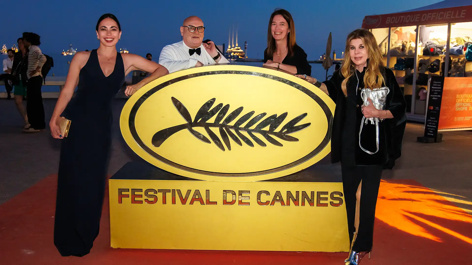 Première Cría cuervos en Cannes
